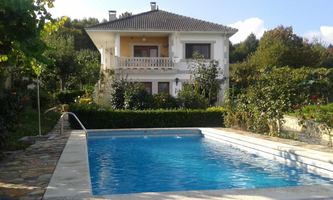 Villa Con Piscina En Panton Ribeira Sacra Galicia Ideal Para Familias Buitenkant foto