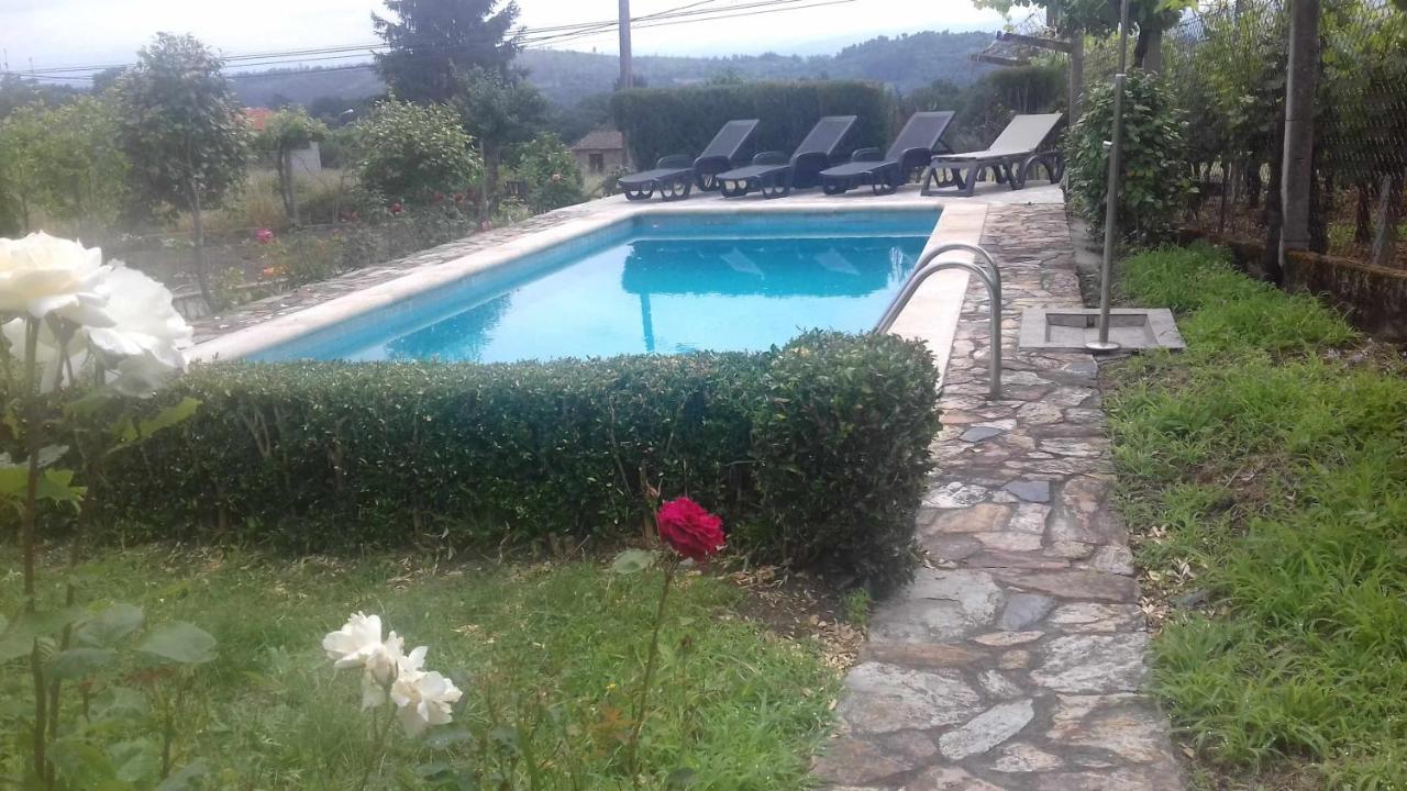 Villa Con Piscina En Panton Ribeira Sacra Galicia Ideal Para Familias Buitenkant foto