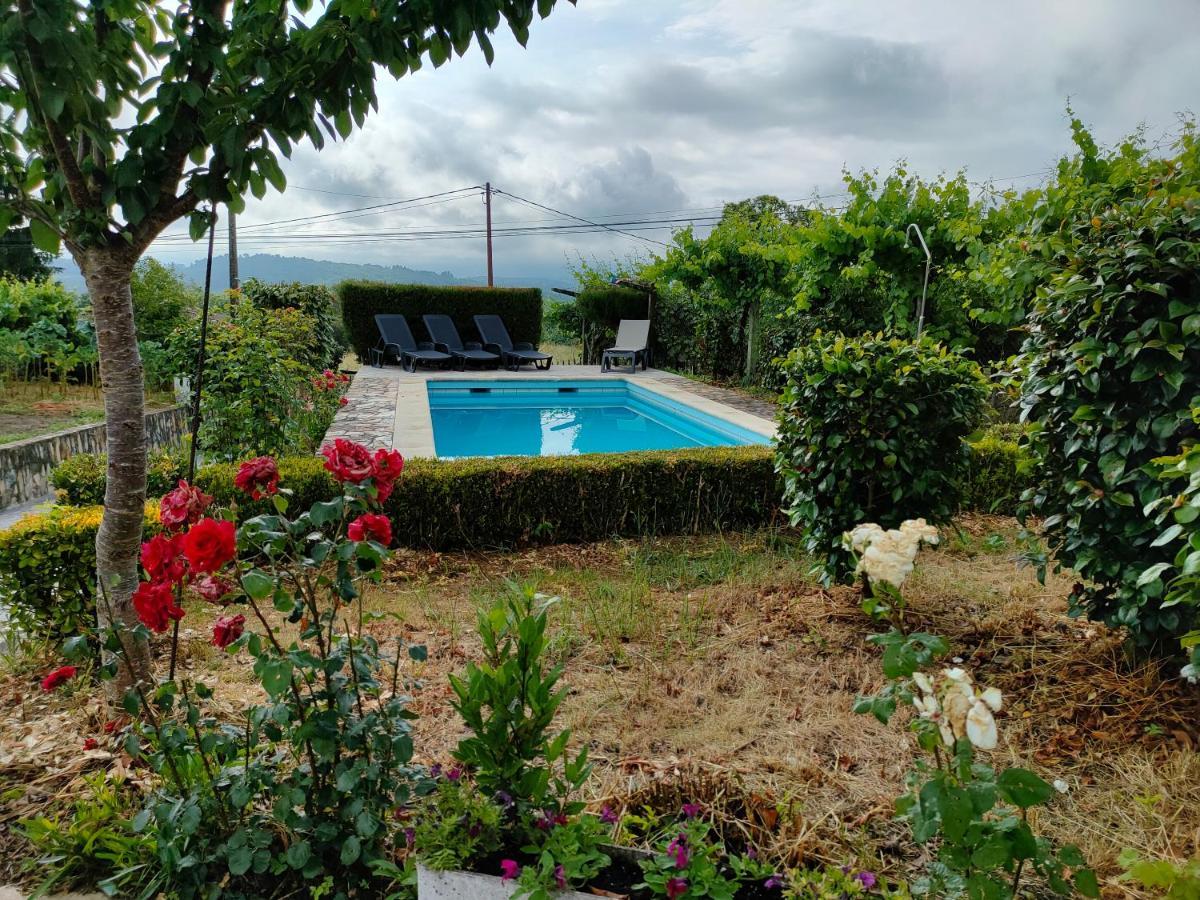 Villa Con Piscina En Panton Ribeira Sacra Galicia Ideal Para Familias Buitenkant foto
